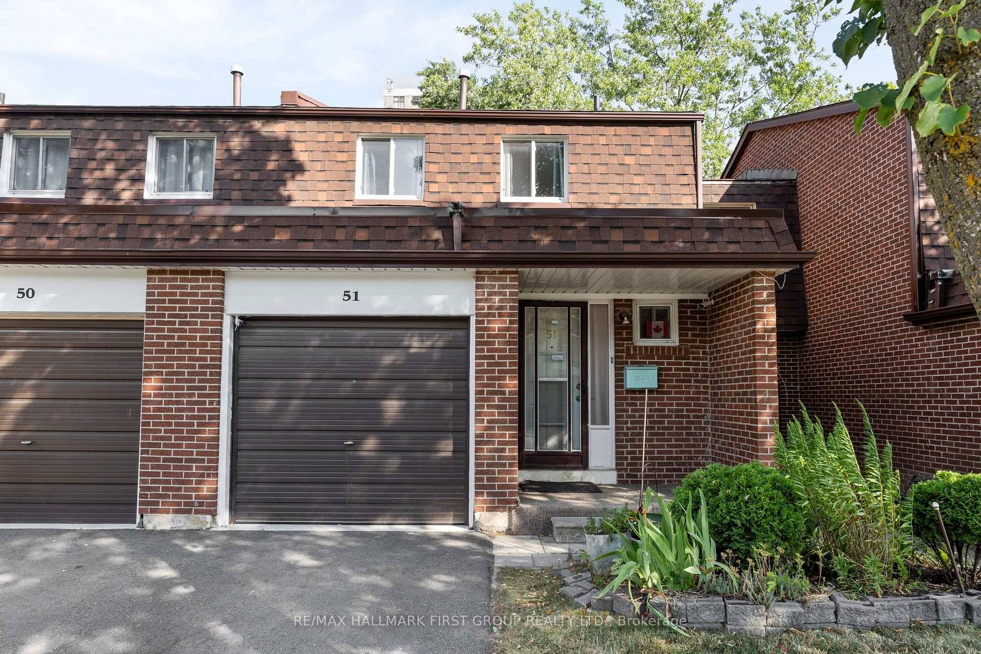Welcome to this beautifully maintained 3 bedroom, 2 bath condo townhome nestled in the desirable Dundas amp ; Cedarglen Gate area of Mississauga.