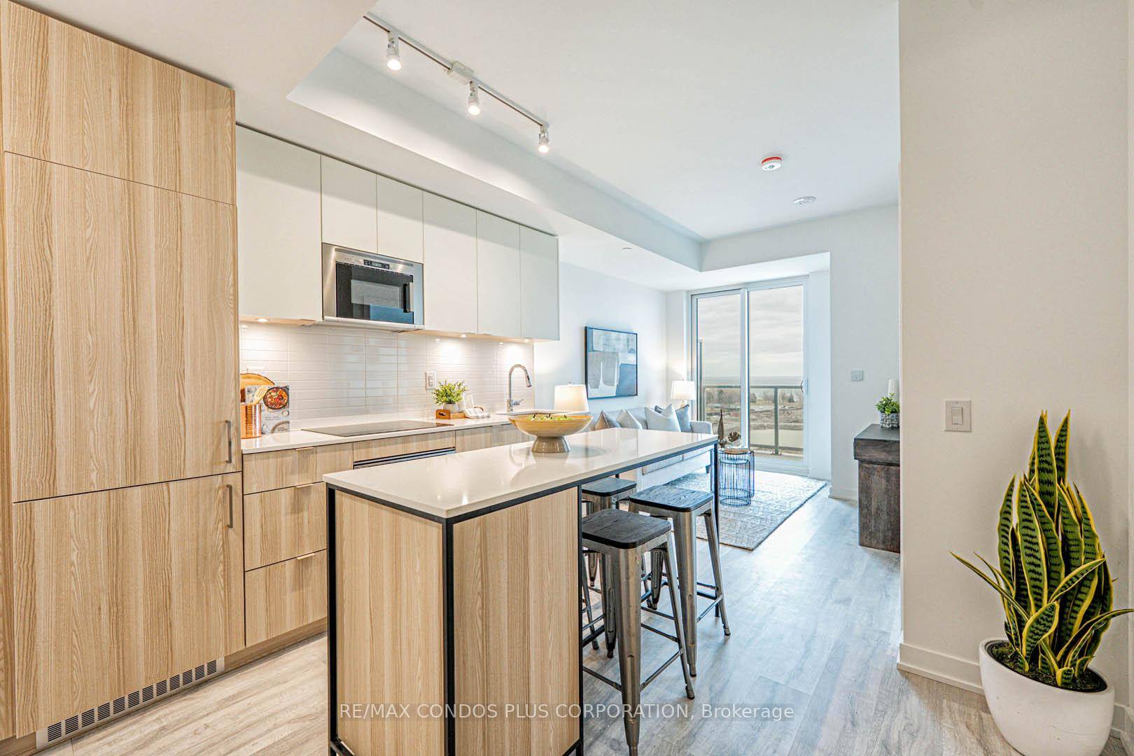 Unparalleled Lakeside Elegance at Brightwater II in Port Credit !