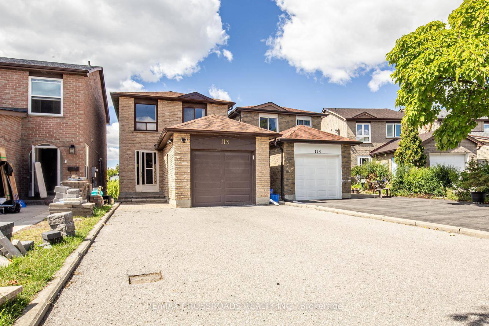 SPACIOUS amp ; Freshly Painted Link Detached 2 Storey Home, 3 BR 3 BATH, Large Finished Basement With Walk out, Excellent Location, Steps To TTC on Steels Ave.