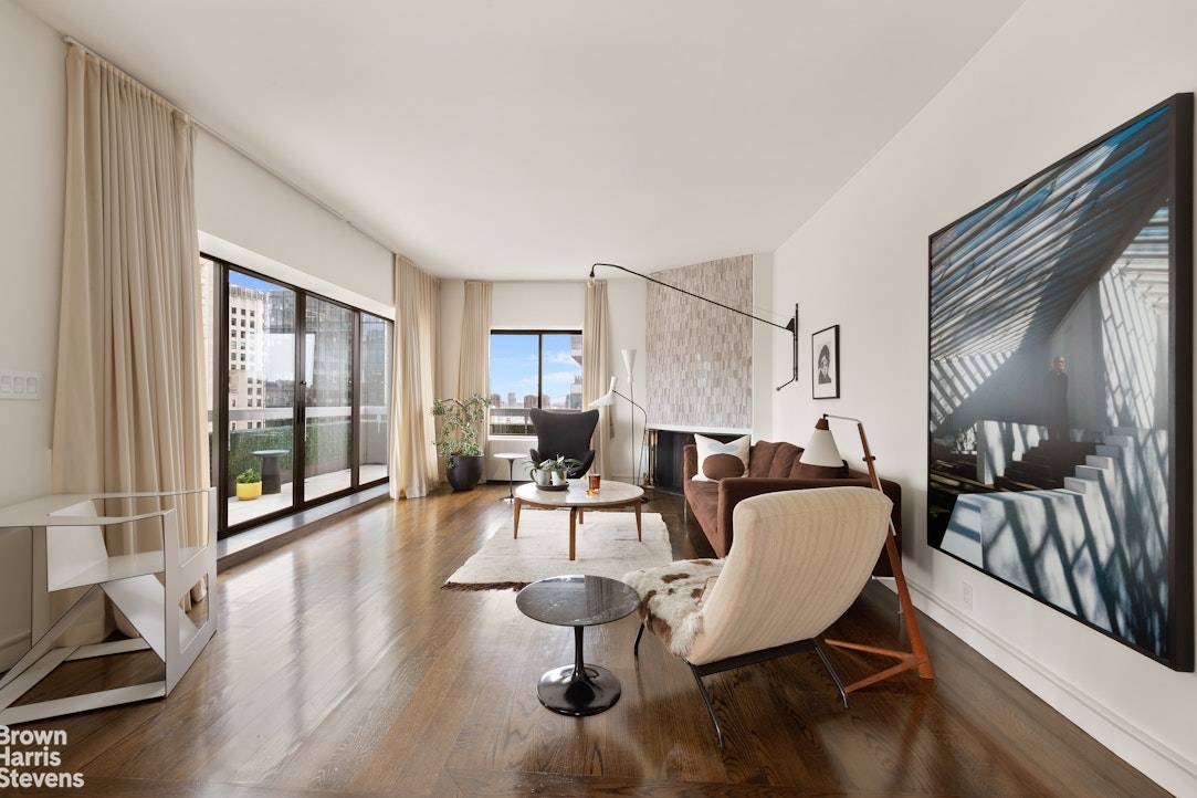 Welcome to Madison Green Condominium perched on the South side of Madison Square Park.