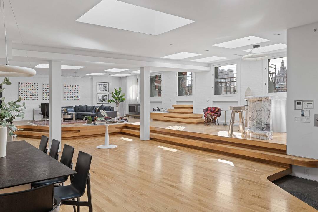 SoHo Grand PenthouseSkyline Living Like Never BeforeThe penthouse at 96 Grand Street is a rare full floor residence offering 3, 750 SF of interior space with 3 bedrooms and 3 ...