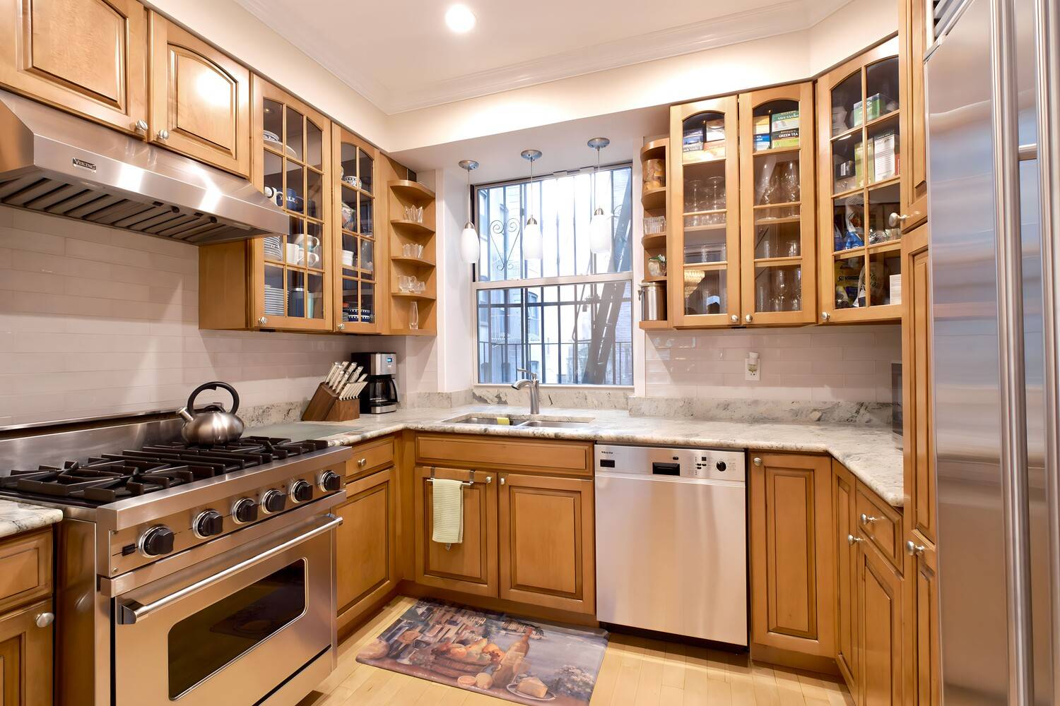 Welcome to 311 West 97th Street, 2W !
