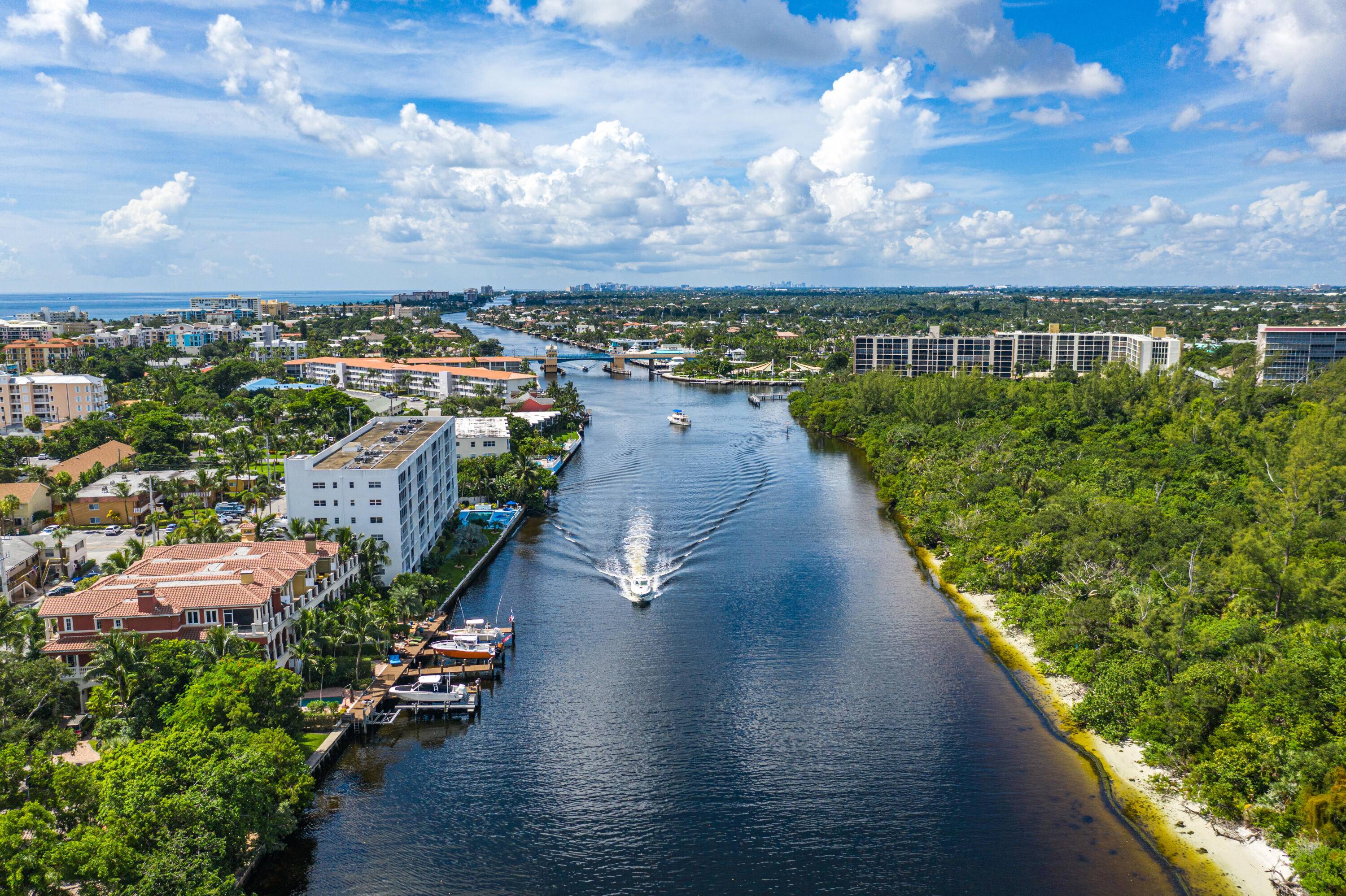 Welcome to your charming waterfront oasis in the heart of Deerfield Beach, Florida !