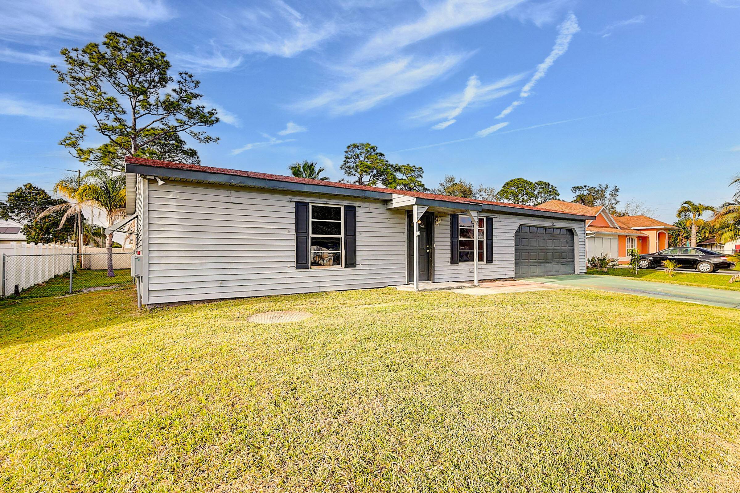 Must see this cute 2 bedroom 2 Bath in a great central location, between St Lucie West and Jensen Beach.