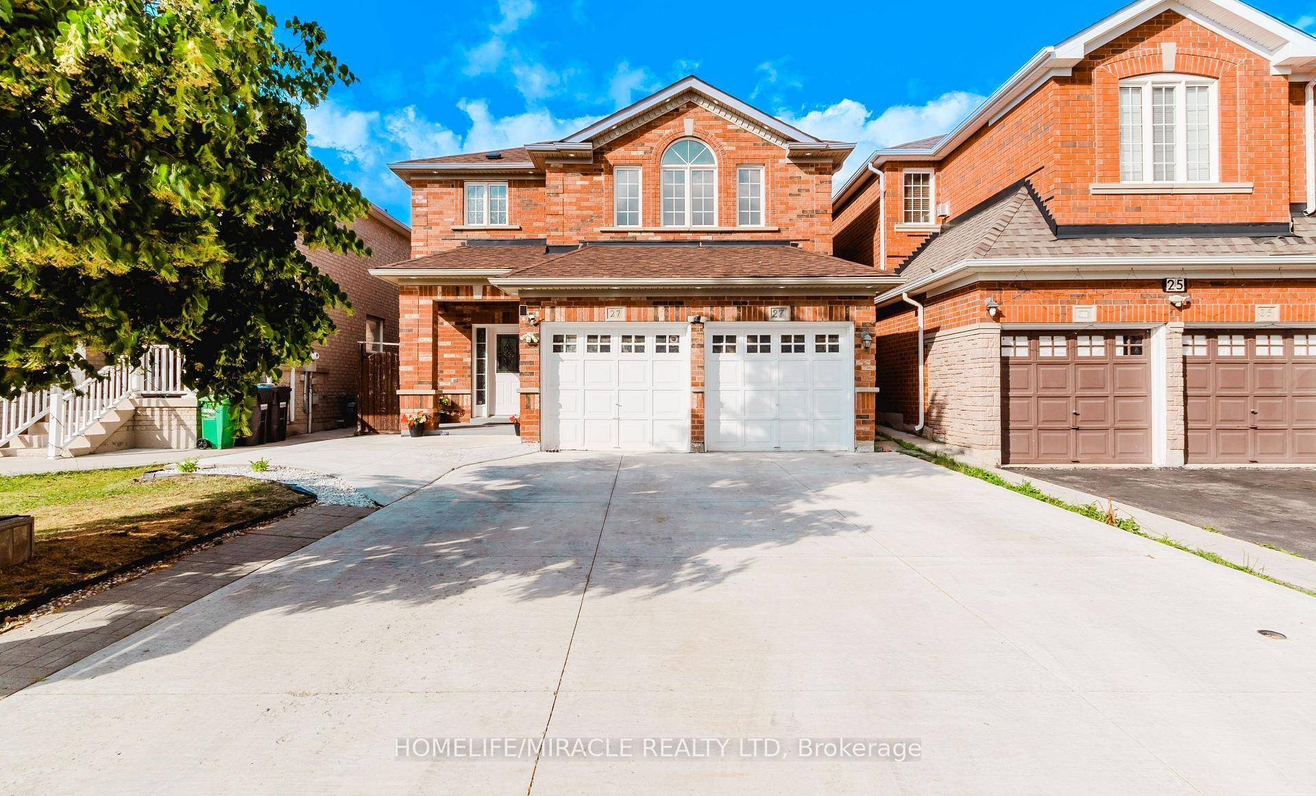 EAST FACING DETACHED HOUSE WITH LEGAL BASEMENT APARTMENT is a Great Opportunity to Own An Investment Property For First Time Home Buyers, Near Sandalwood Pkwy and Chinguacousy Rd Area.