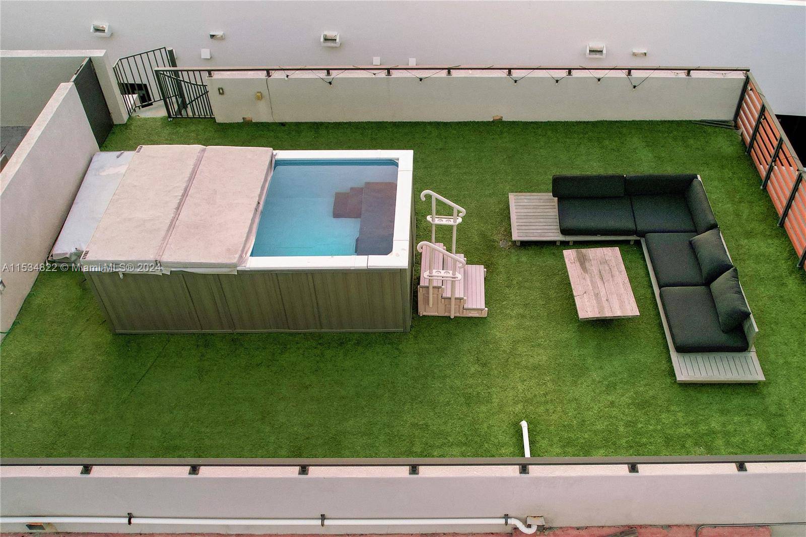 Gorgeous large, open layout, stunning PH unit in the heart of Miami's Coconut Grove.