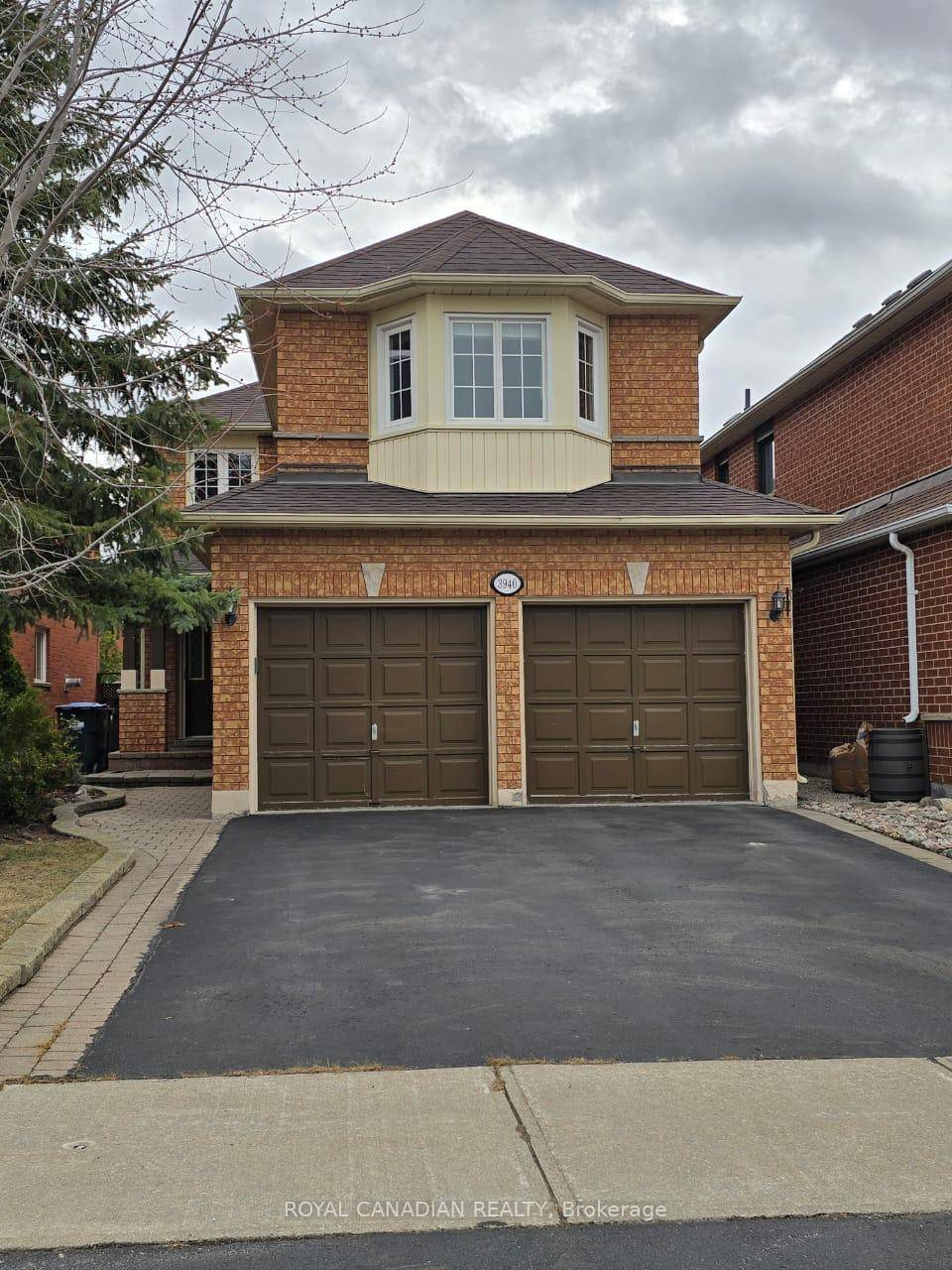 Beautiful Upgraded Spacious 4 1 bedroom Home Located in a Quiet, Family oriented neighborhood.
