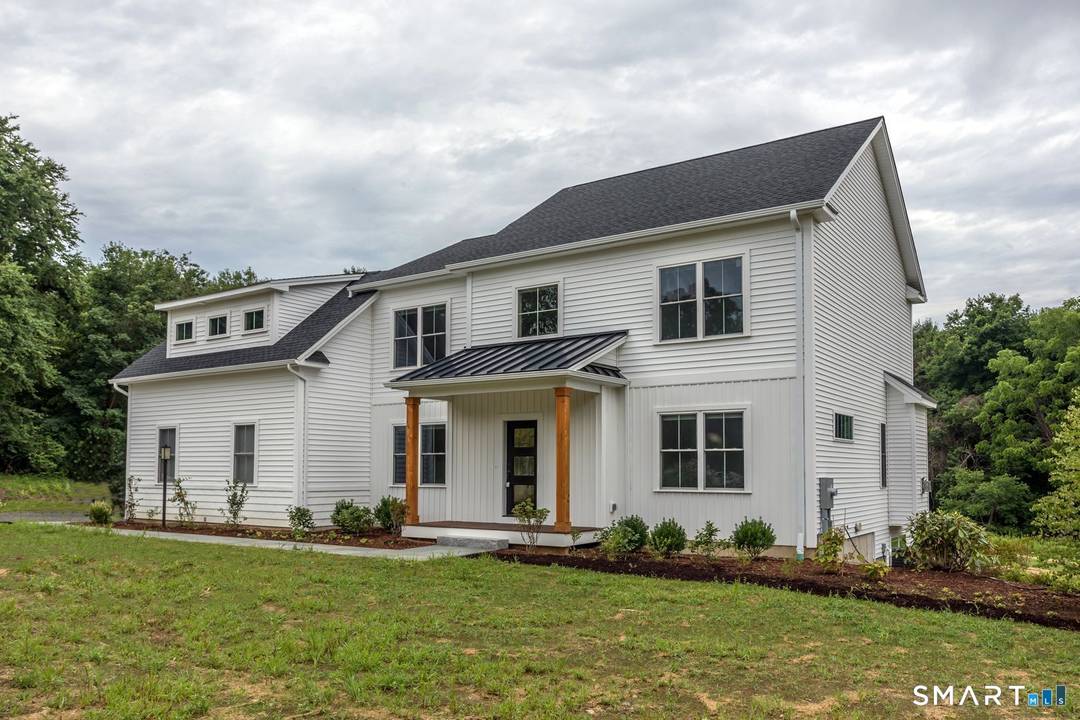 Exquisite new construction in desirable location in lovely Oxford CT.