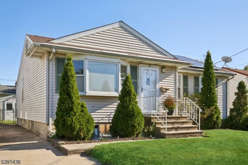 Welcome to 70 Tyler Avenue in Iselin !