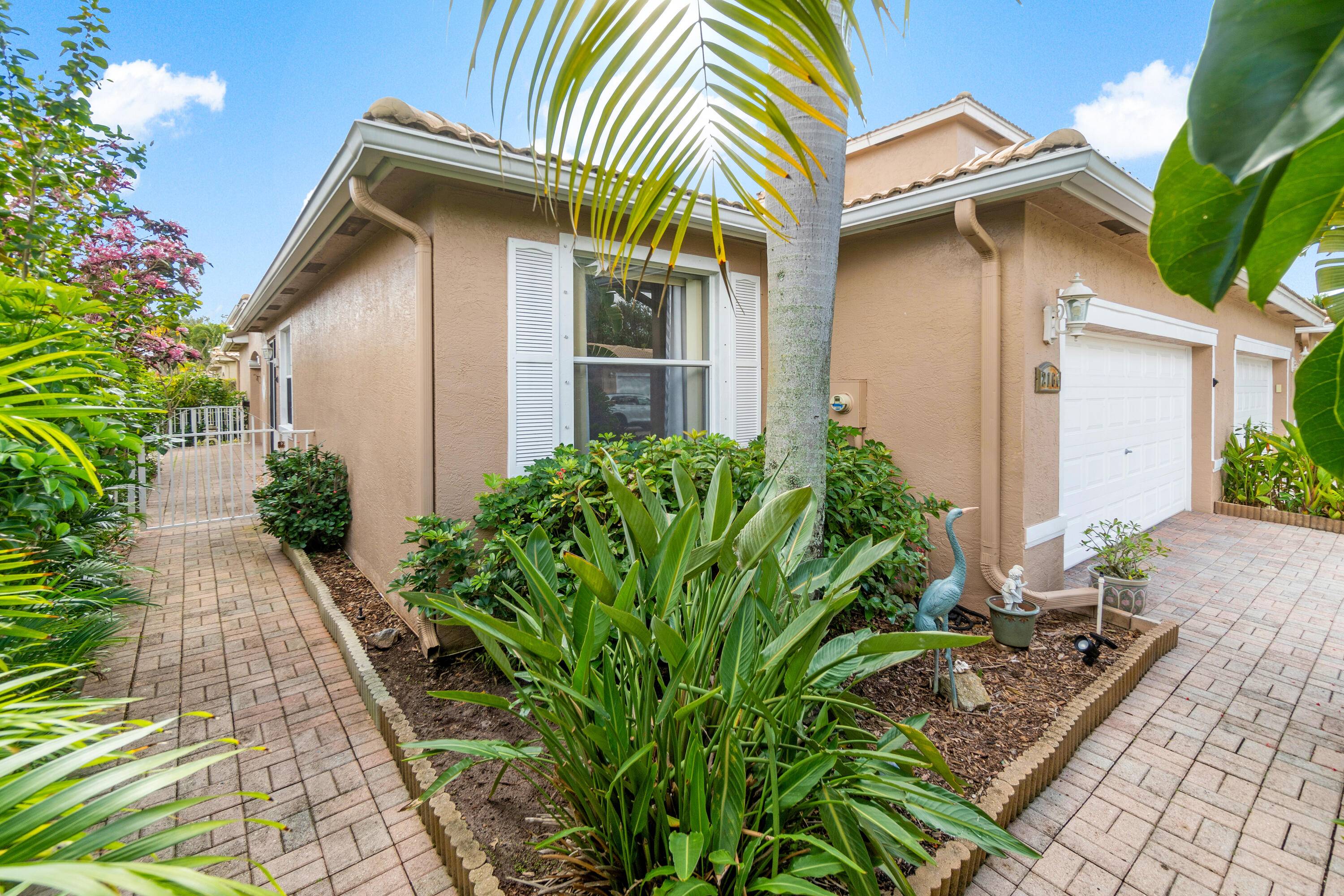 This beautifully well maintained split floor plan model is nestled in the much sought after Andros Isle community that offers a luxury resort lifestyle without the extravagant country club membership ...