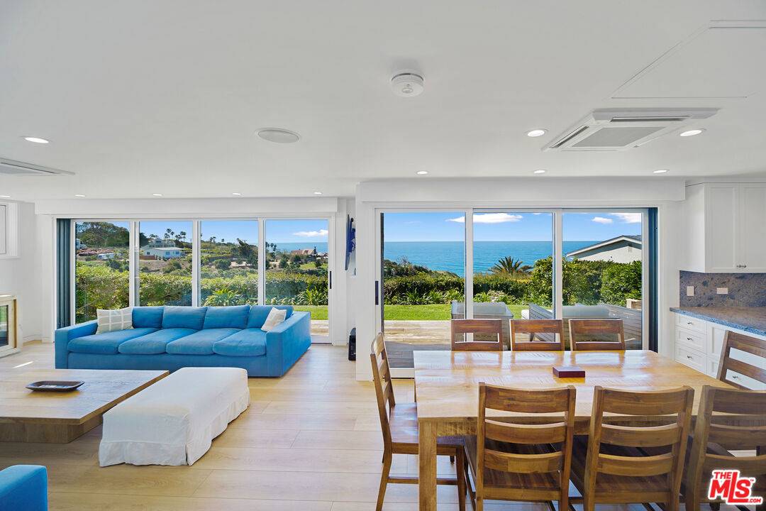 6817   Seawatch Ln 3BR Malibu La