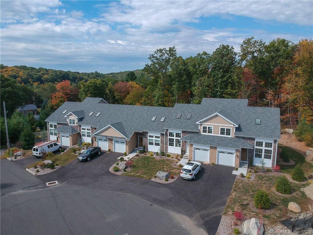 Elegant New Construction in Exclusive 55 Community Low Condo Fees !