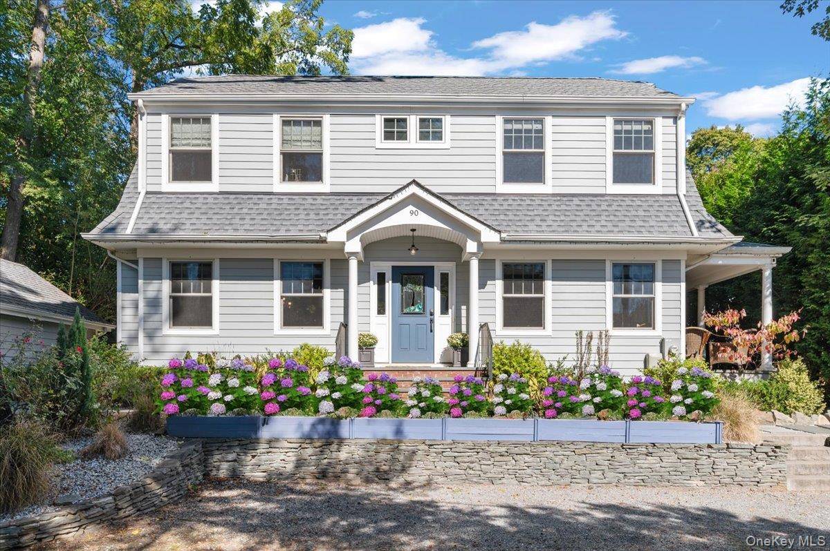 The Sea Cliff home you ve been waiting for !