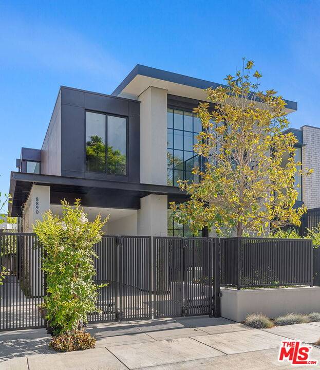 8890   Rosewood Ave 4BR Beverly Grove La