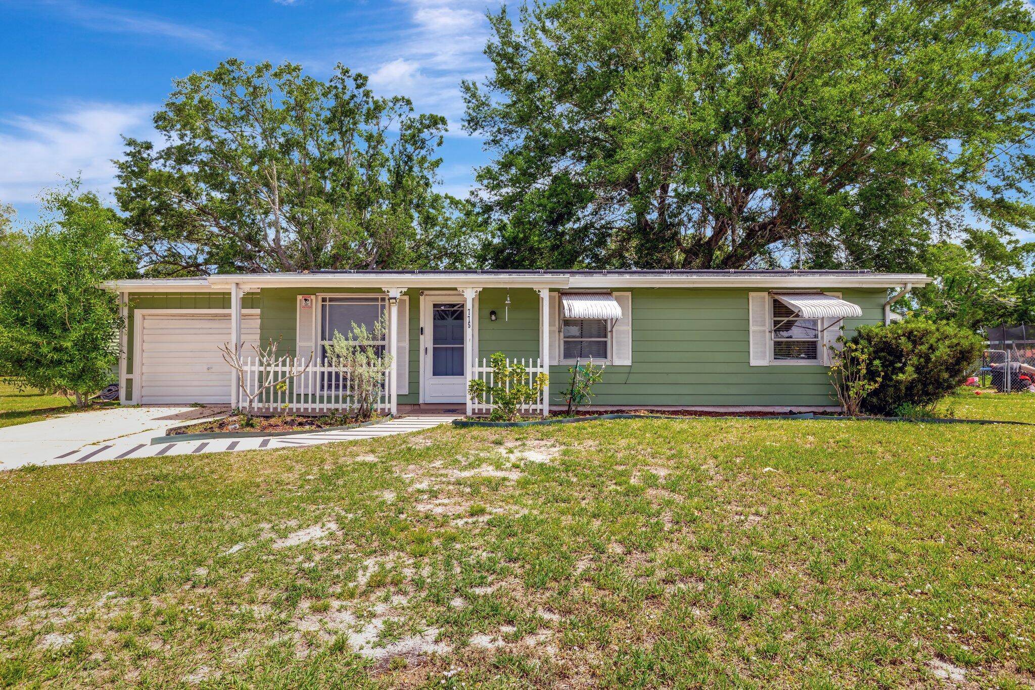 Welcome to 775 Sandia Avenue in Port St.