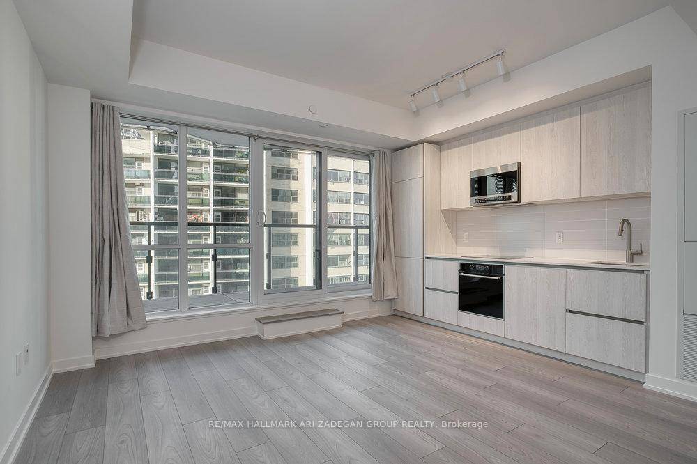 Discover the charm of city living in this wonderful 1 bedroom apartment at 110 Broadway.