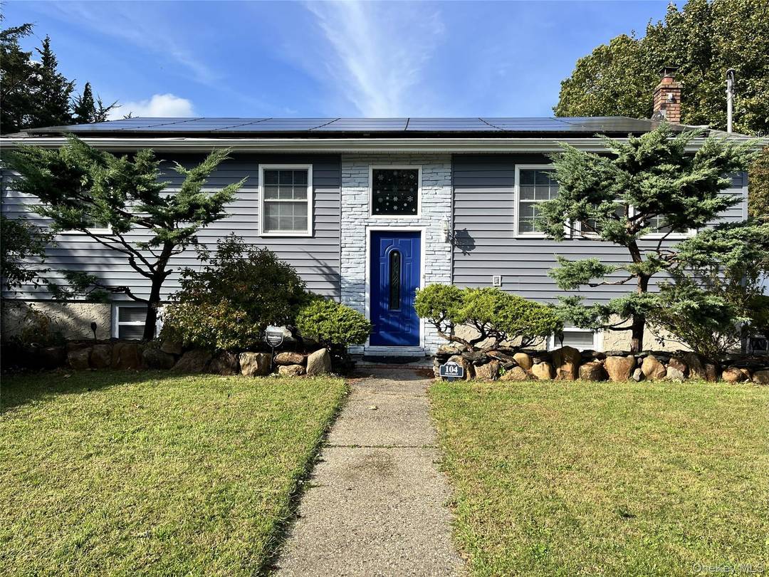 Whether you're escaping the city or settling in full time, this gem of Long Island's North Shore is a perfect beach location, where mornings feel slower and weekends feel longer ...