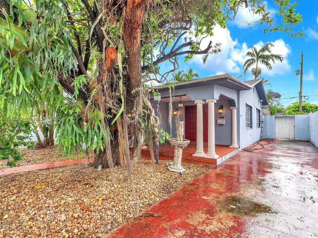 PRIME LOCATION EXCEPTIONAL INVESTMENT OPPORTUNITY !