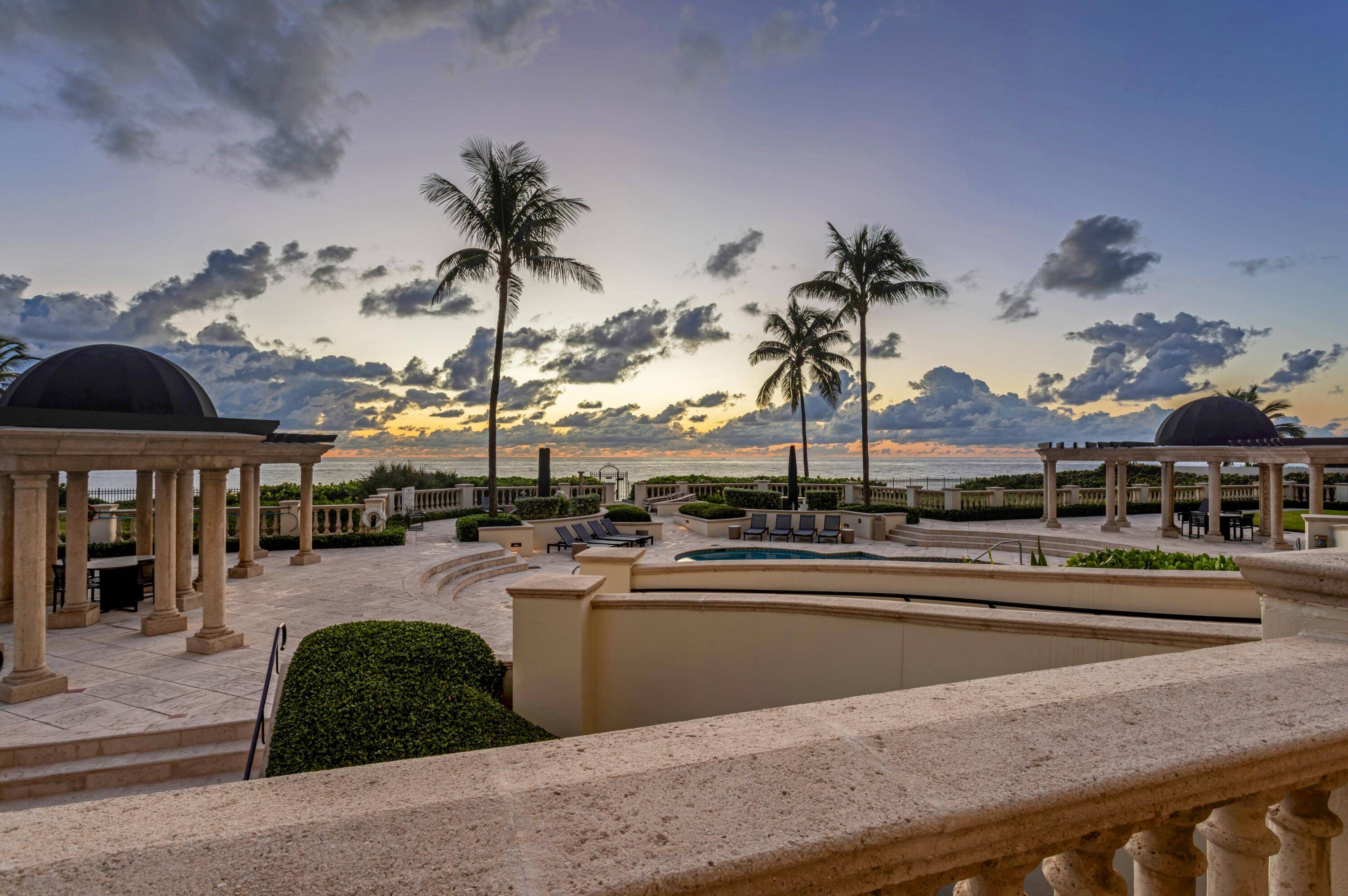 SPECTACULAR AND RARELY FOUND DIRECT OCEANFRONT VILLA WITH PRIVATE POOL.