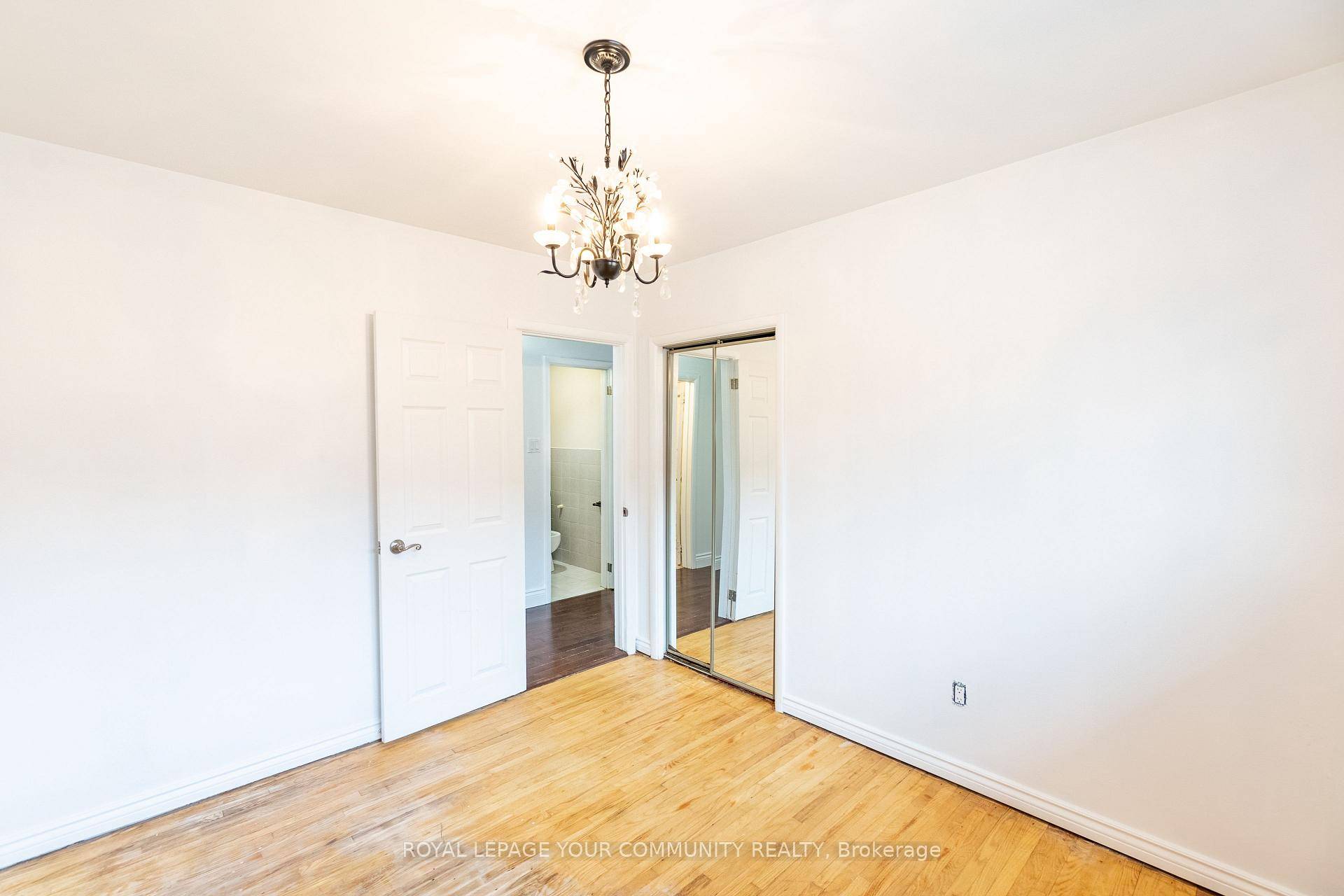 Spacious 3 Bed 2 Bath Cozy Bungalow Home Main Only In The Coveted Parkwoods Donalda.