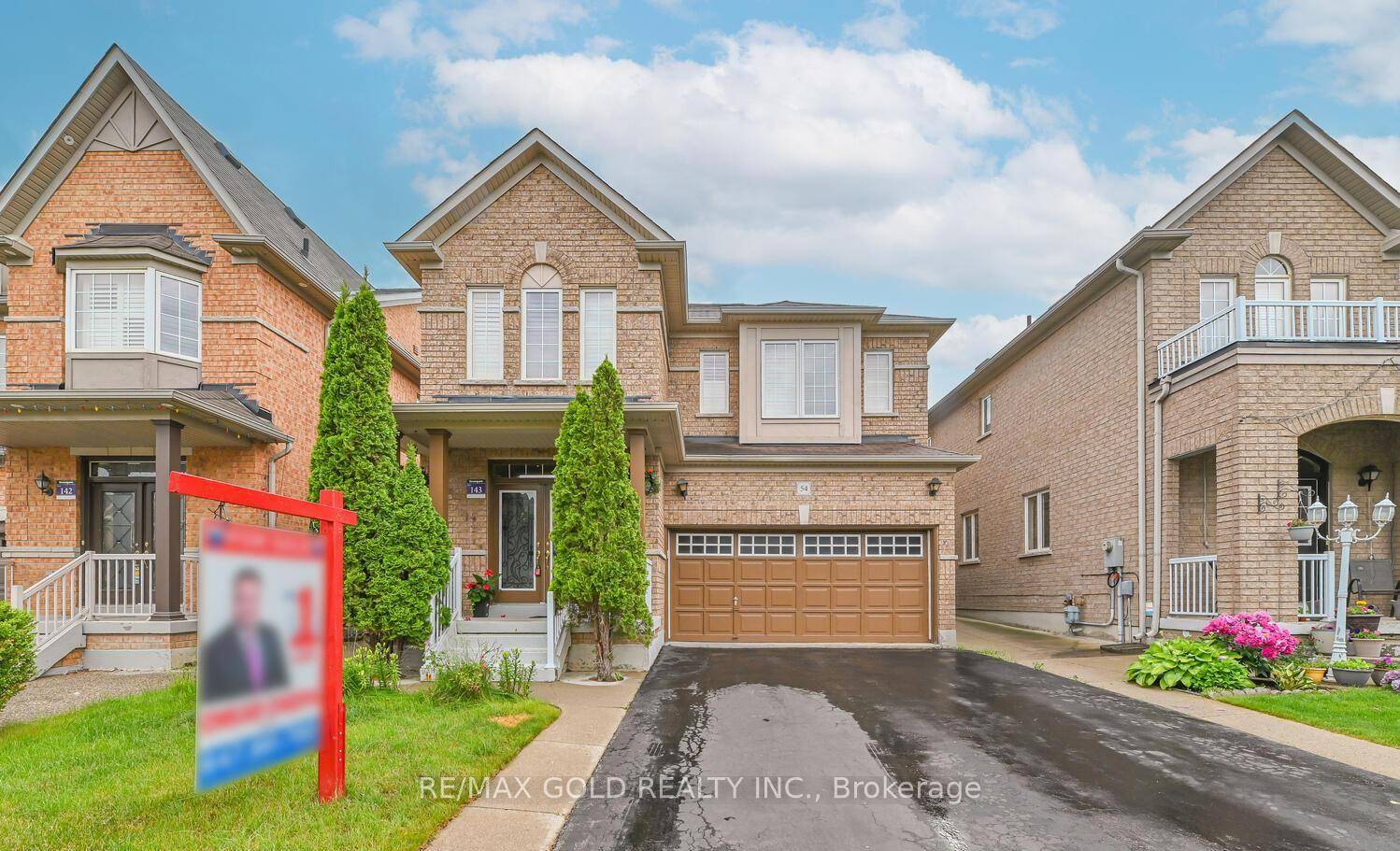 Welcome To This Stunning Ready To Move 4 1 Bedrooms With Sep Entrance.