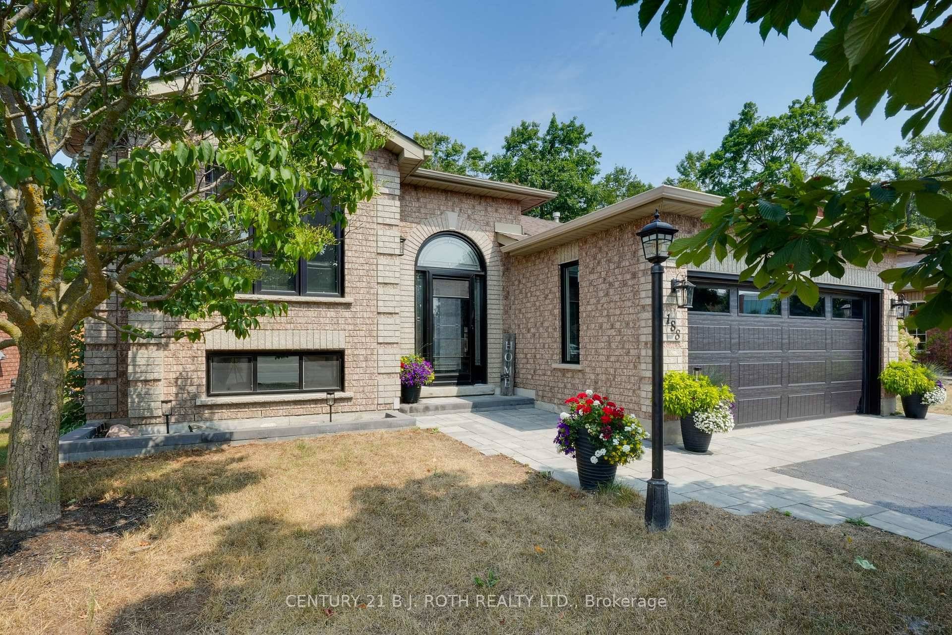 Welcome to this beautifully maintained bungalow in Barrie's highly sought after Ardagh Bluffs community, a neighbourhood known for its scenic walking trails, mature trees, and natural beauty.