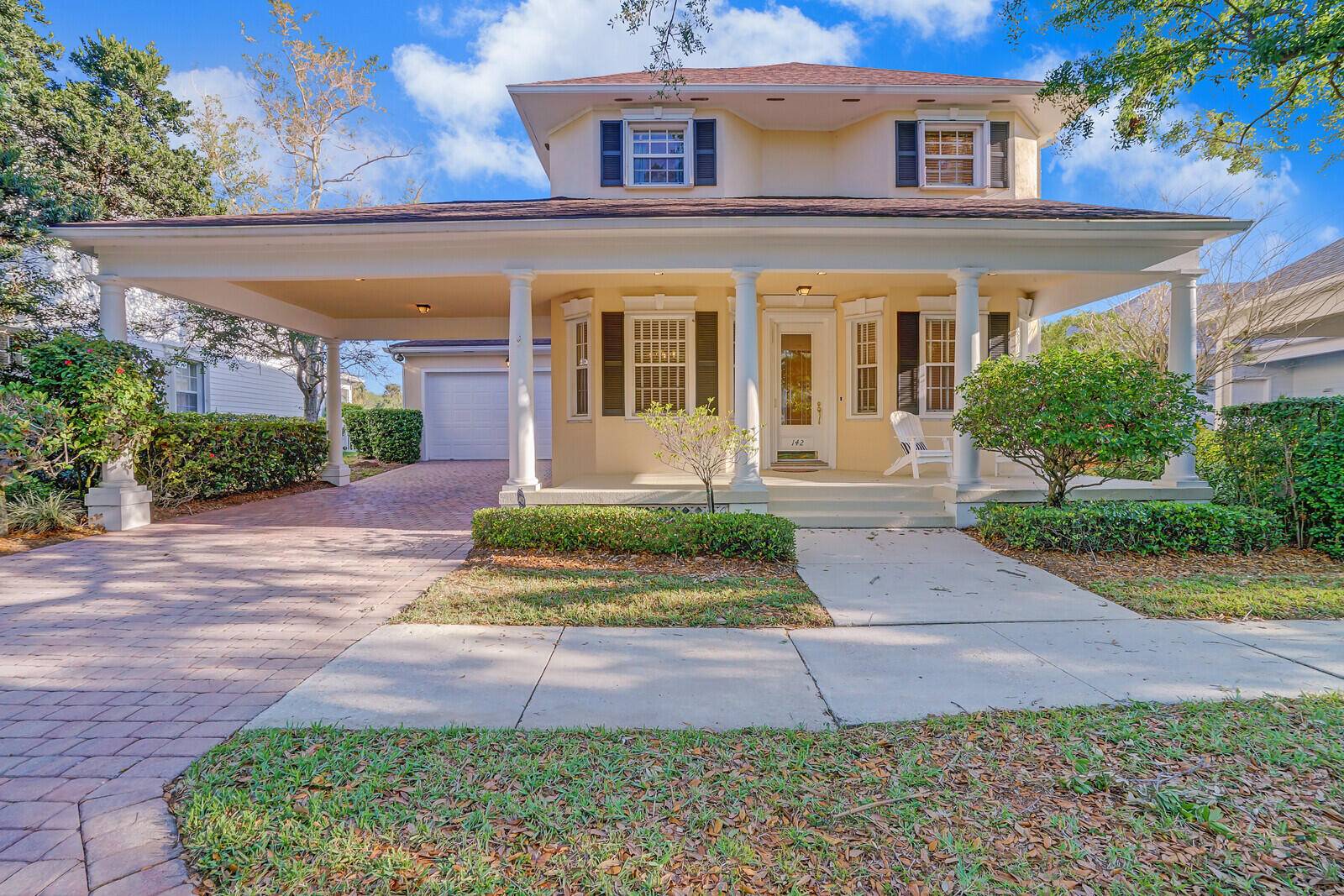 Beautiful 4 Bedroom, 3 Bathroom Pool Home in the Desirable Island at Abacoa, Jupiter, FL Nestled in the highly sought after Island at Abacoa community in Jupiter, Florida, this stunning ...