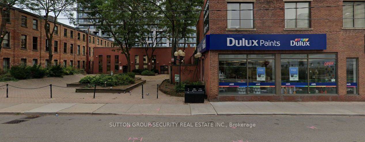 12, 000 sqft of very cool, unique space, suits creative business high ceiling and air conditioning in prime location.