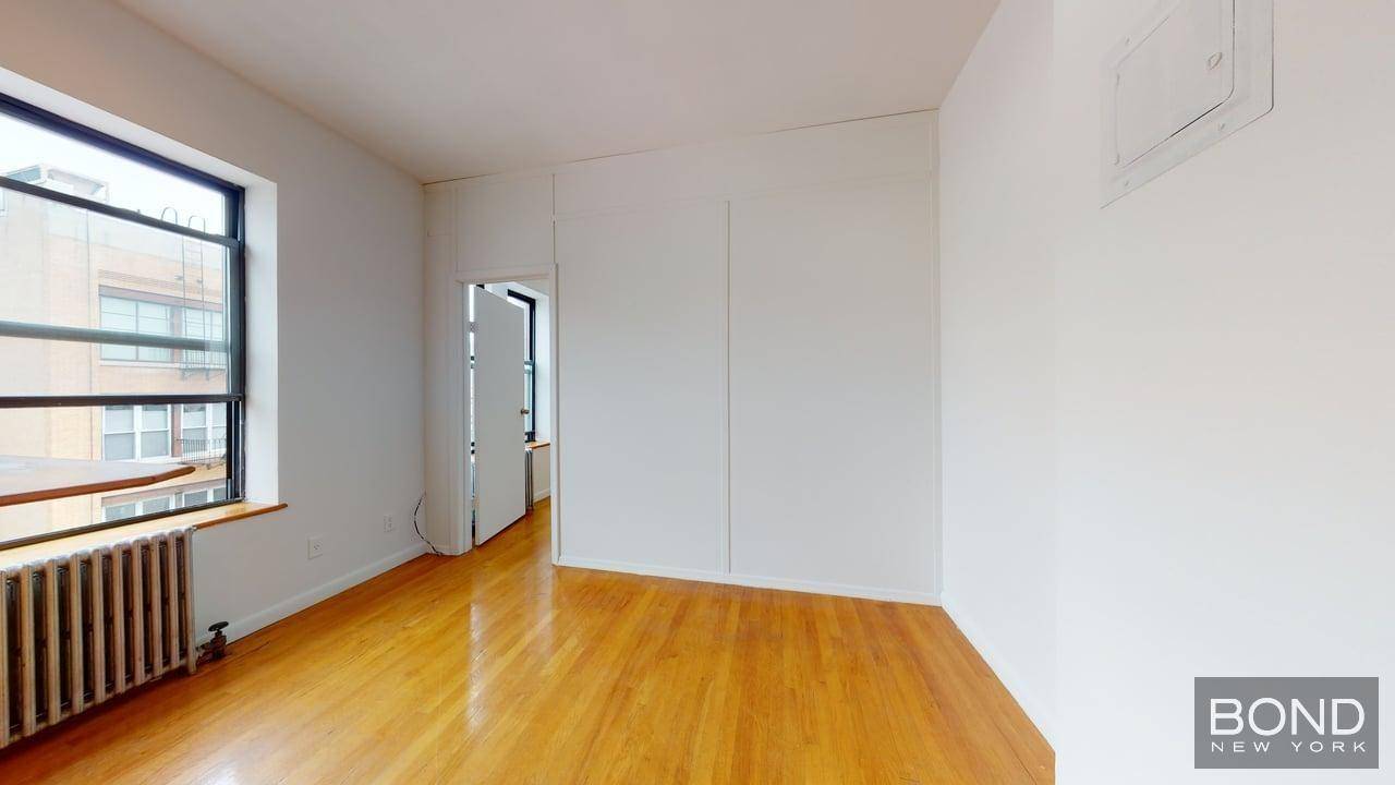 Great 2 bedroom apartment in the heart of East Village.