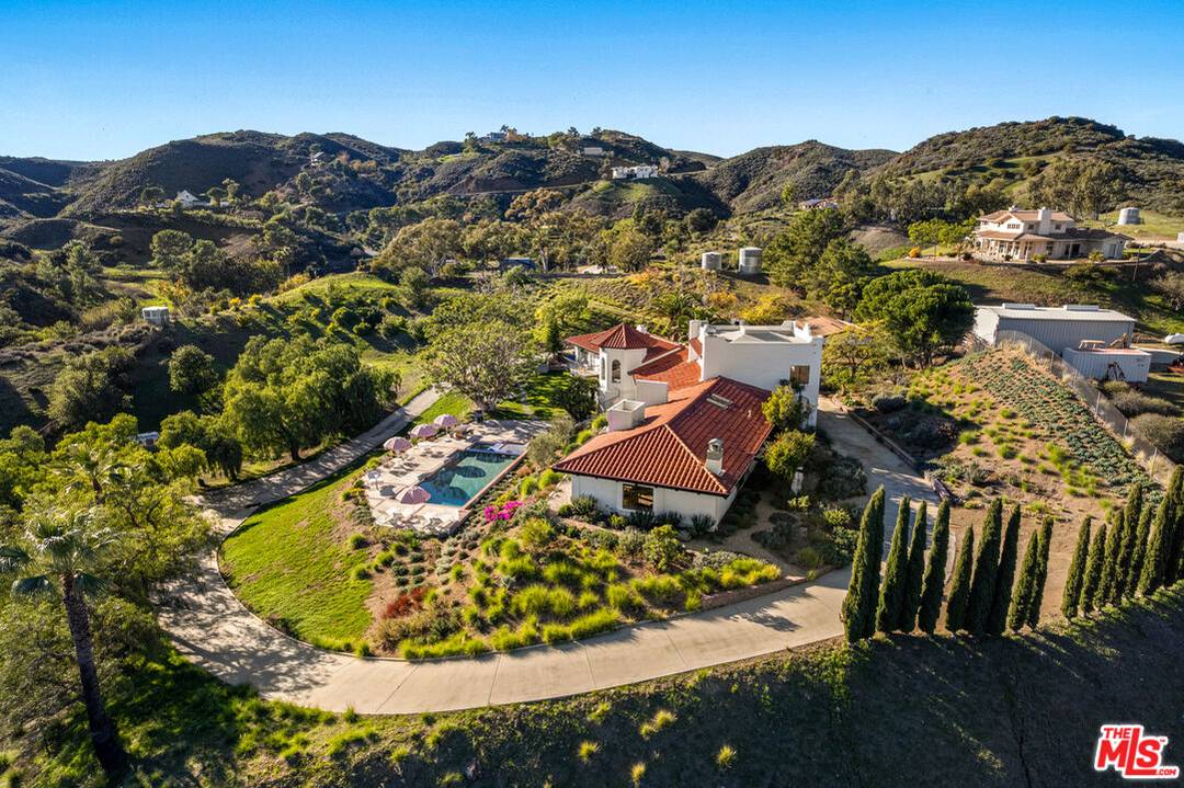 33261   Decker School Rd 5BR Malibu La