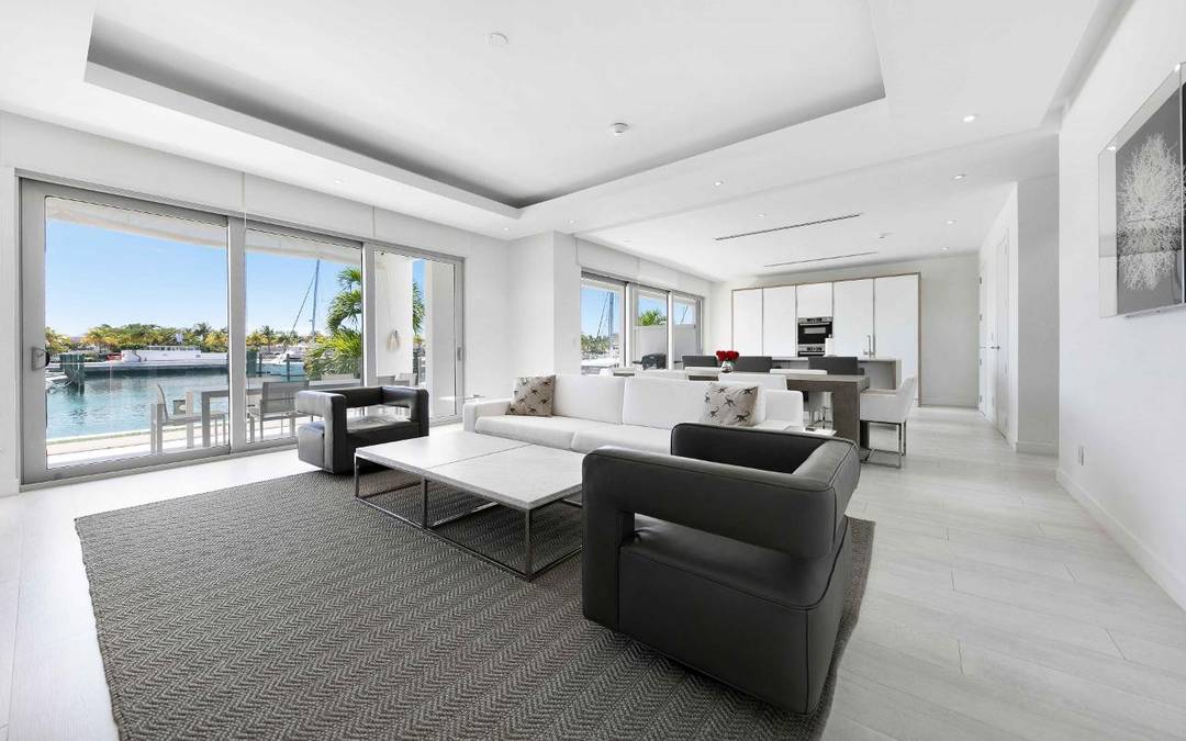 ONE MARINA, PALM CAY Condo New-Providence