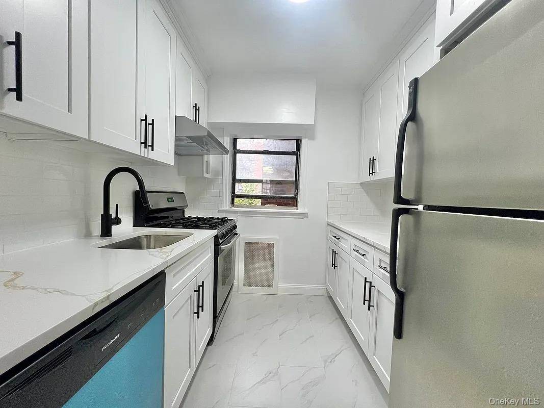 Newly renovated move in ready true 2 bedroom apartment !