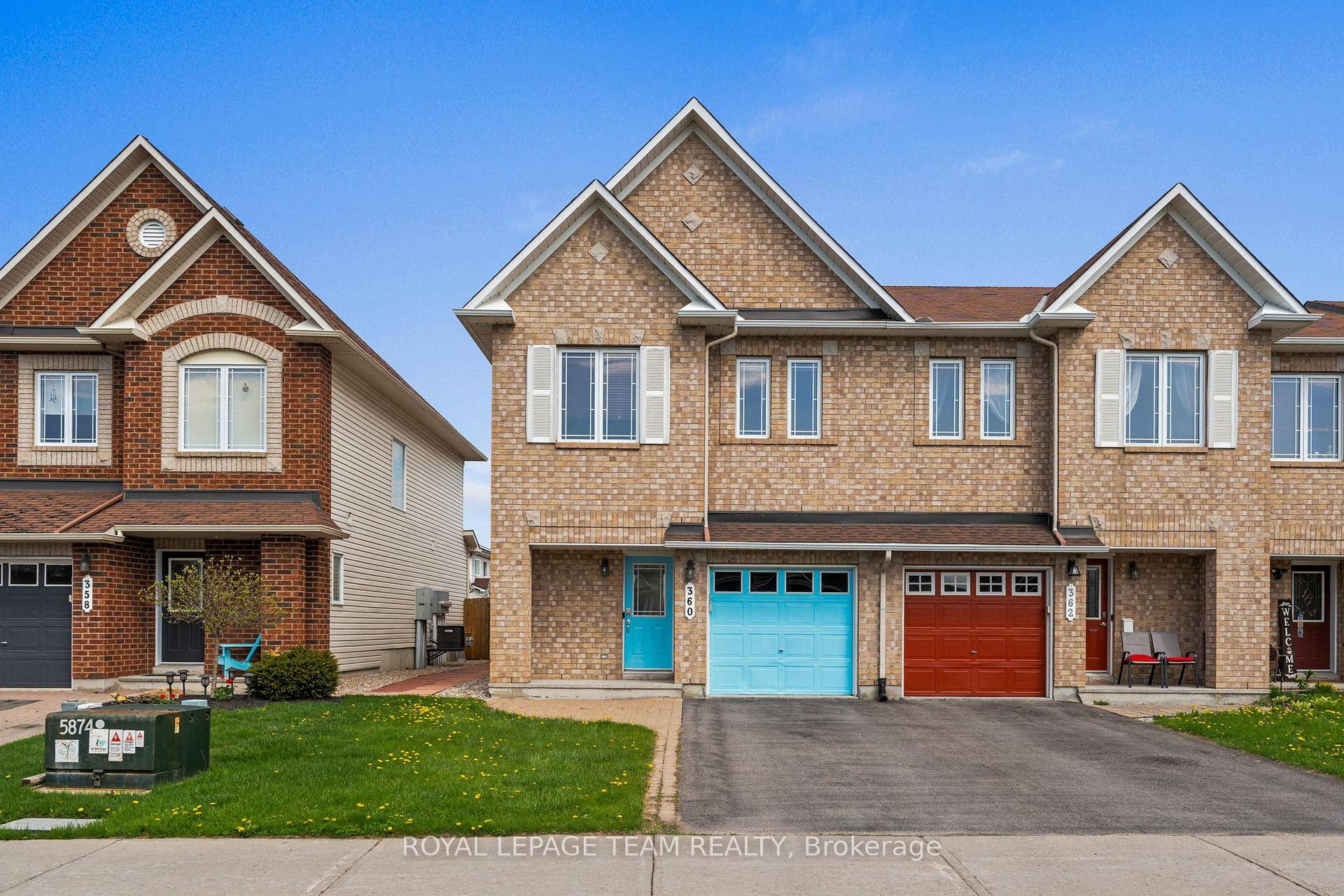 Tucked into one of Orleans most family friendly neighbourhoods, this bright and spacious 3 bedroom, 2.