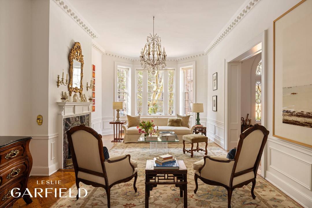 Set on one of Park Slope's most coveted blocks, 315 Garfield Place is a grand and stately 26' wide mansion.