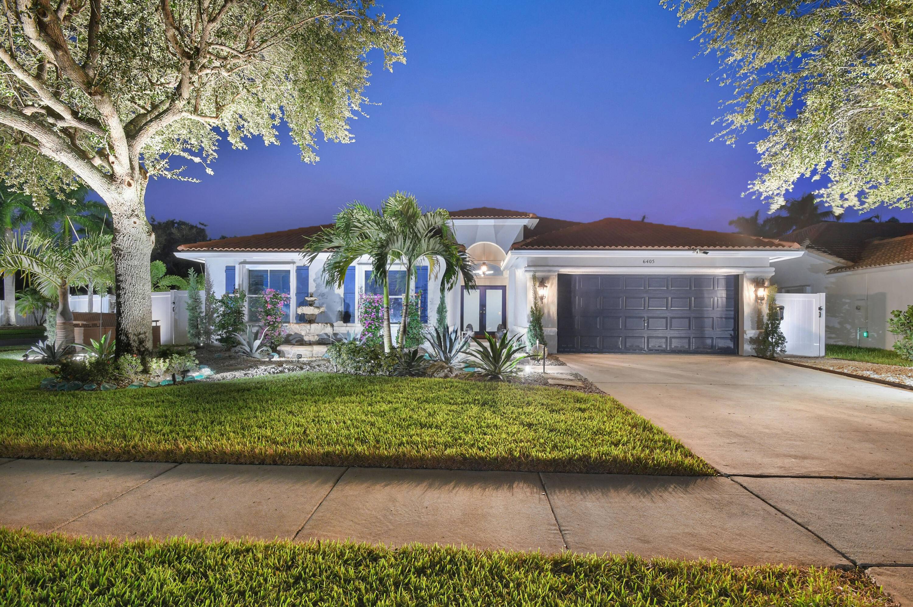 Situated on a prime corner lot behind the manned gates of Winston Trails, this turn key 4BD 2.