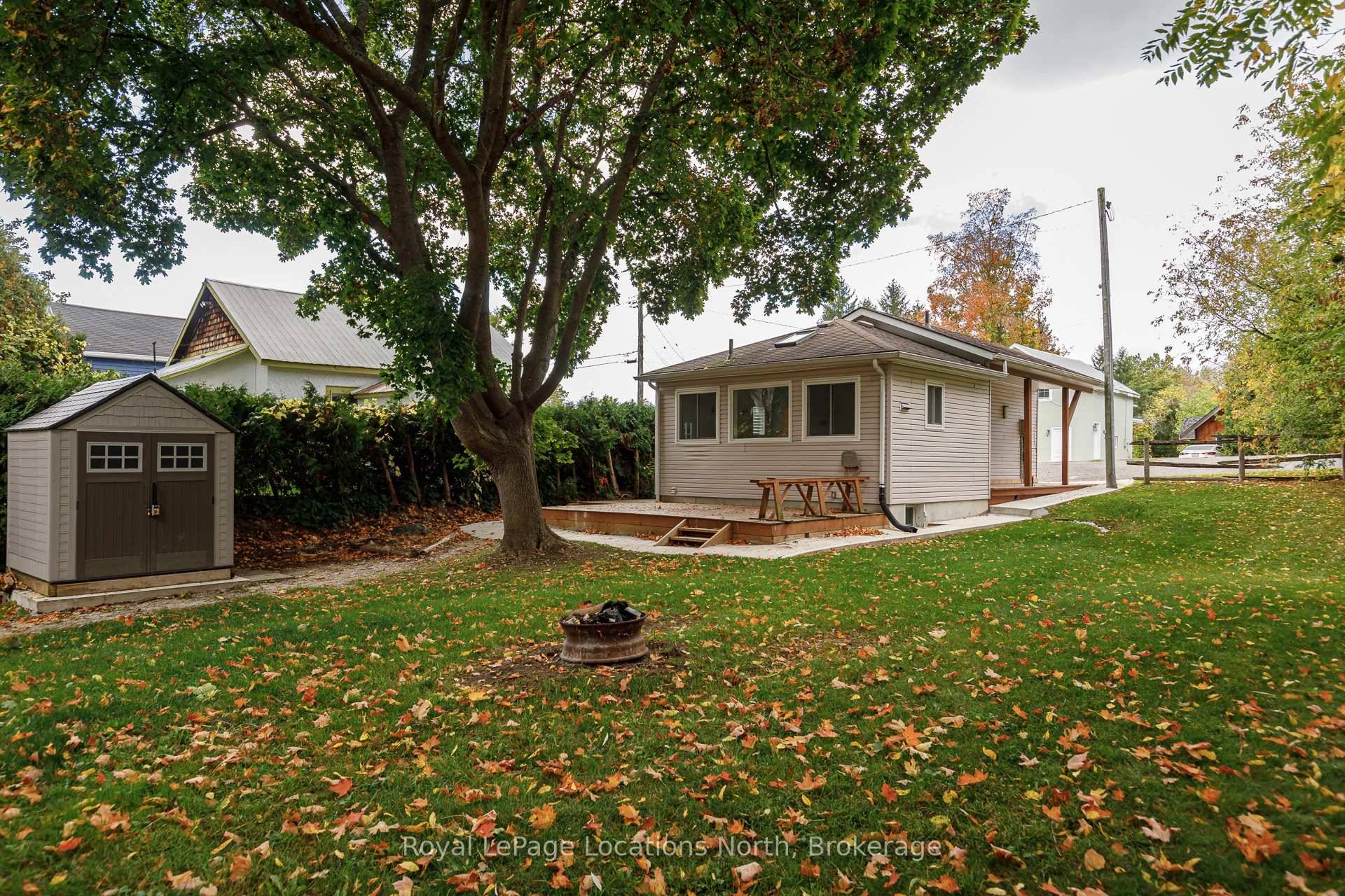 This charming 2 bedroom, 1 bathroom home offers just over 1000sq.