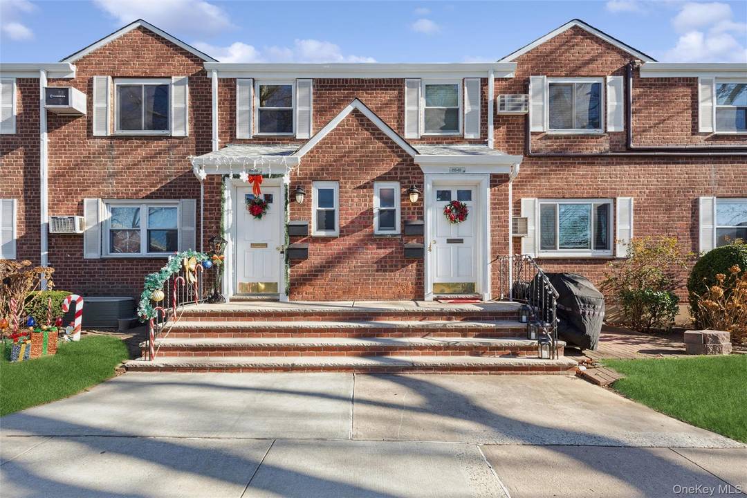 Welcome to this sun filled home on the first floor of a 4 unit town house located in the highly desirable Glen Oaks Village community.