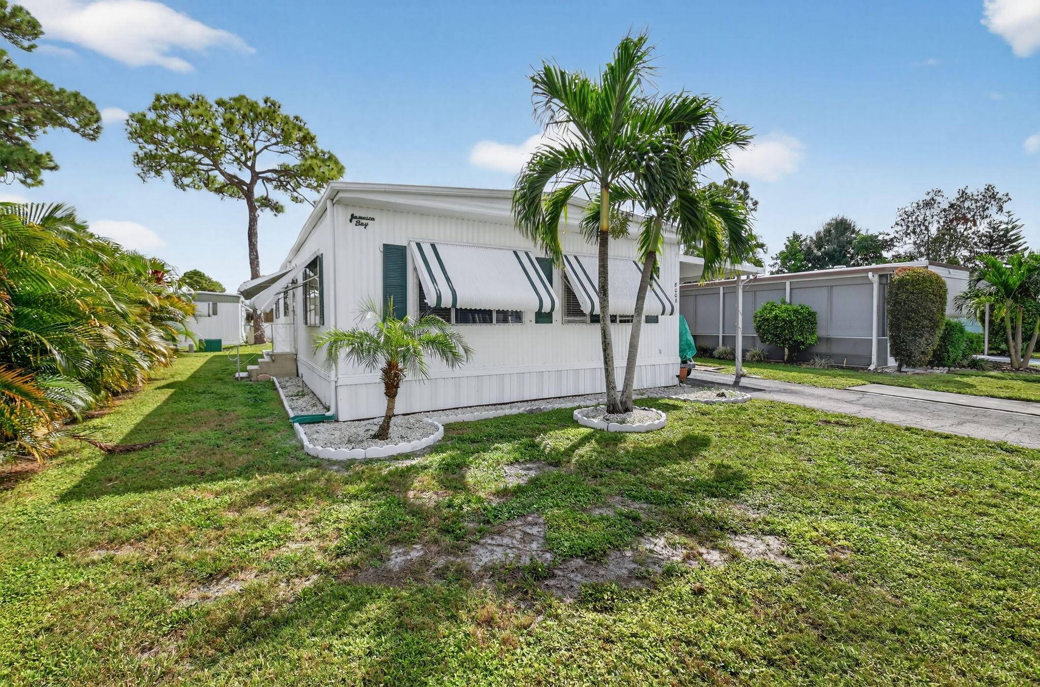 NO LAND LEASE ! TONS of SPACE with over 1300 sq.