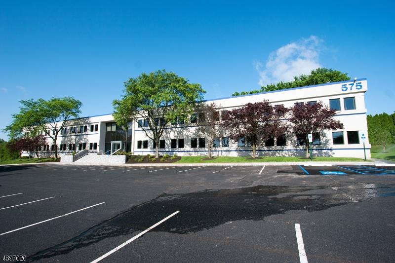 UNBELIEVABLE 2 SUITES AVAILABLE 5403 SF 2348 SF LOCATED CONVENIENTLY OFF THE SOMERVILLE CIRCLE.