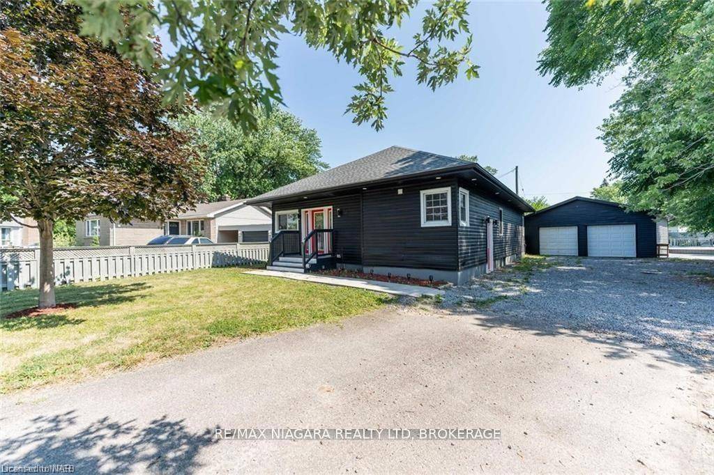 Beautiful detached family home with 3 1 beds for lease in St.