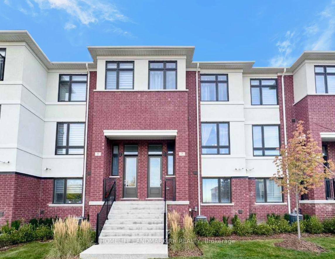 4 Yr New Bright amp ; Spacious 1860 Sqft Townhouse In Central Richmond Hill !