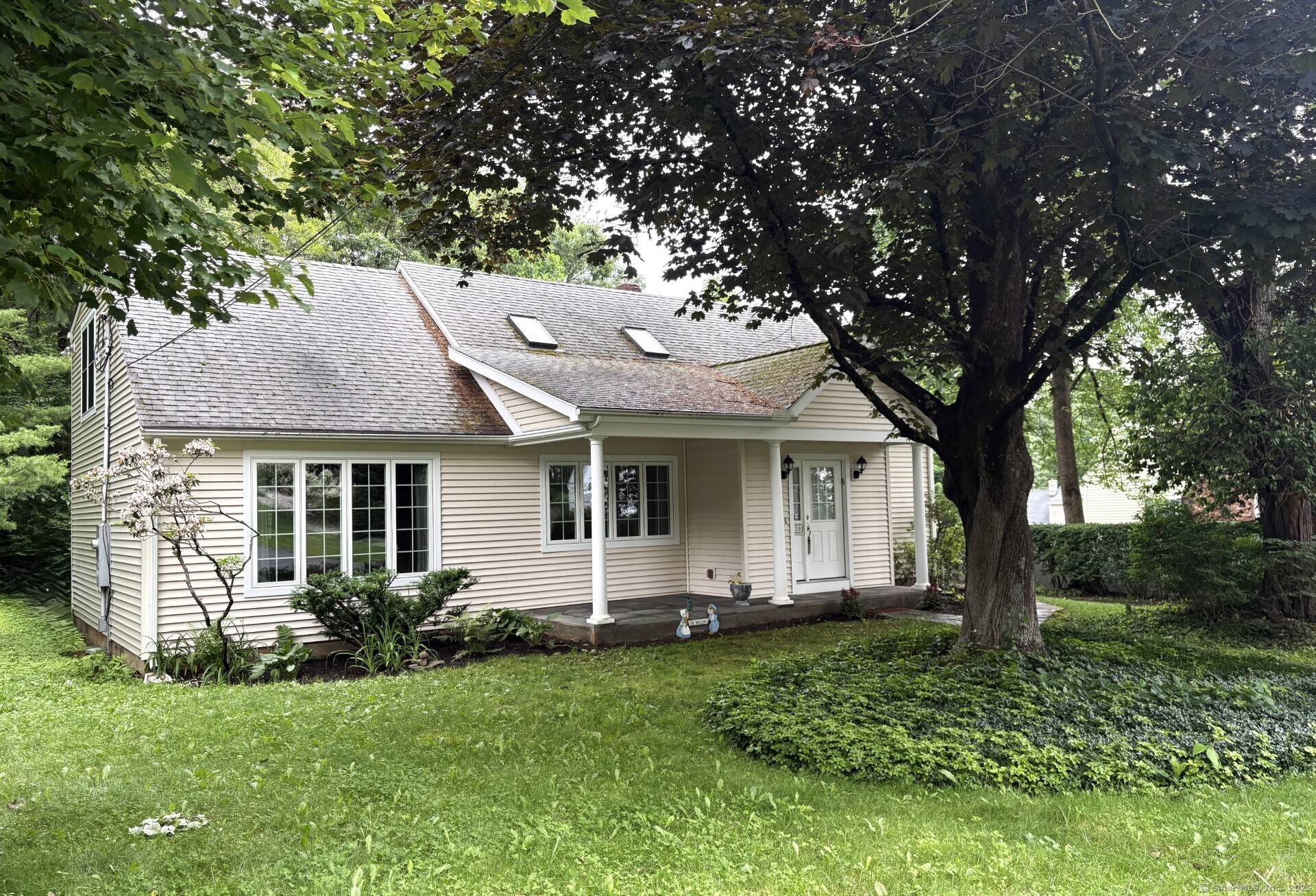 Wake up with a smile in this spacious 2 3 bedroom cape style home in a quiet neighborhood.