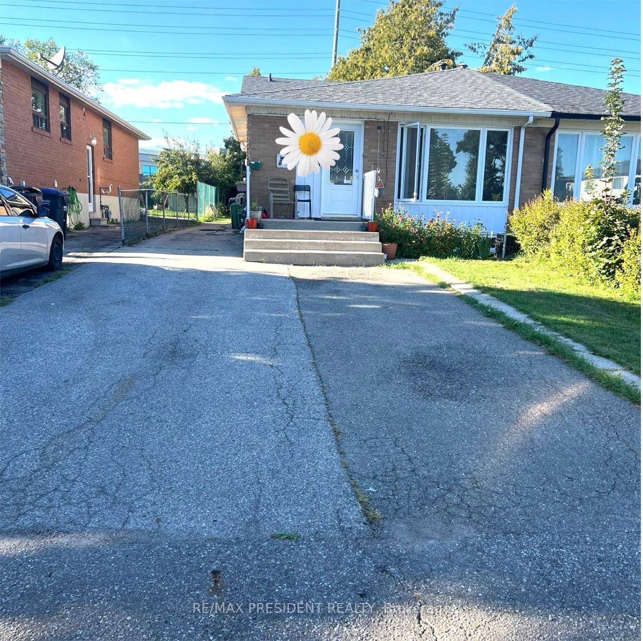 3 Bedrooms, 1 Washroom, 2 Parking spaces, a Separate laundry, and a lookout basement apartment with a separate entrance in a raised Bungalow in a high demand area of Brampton.