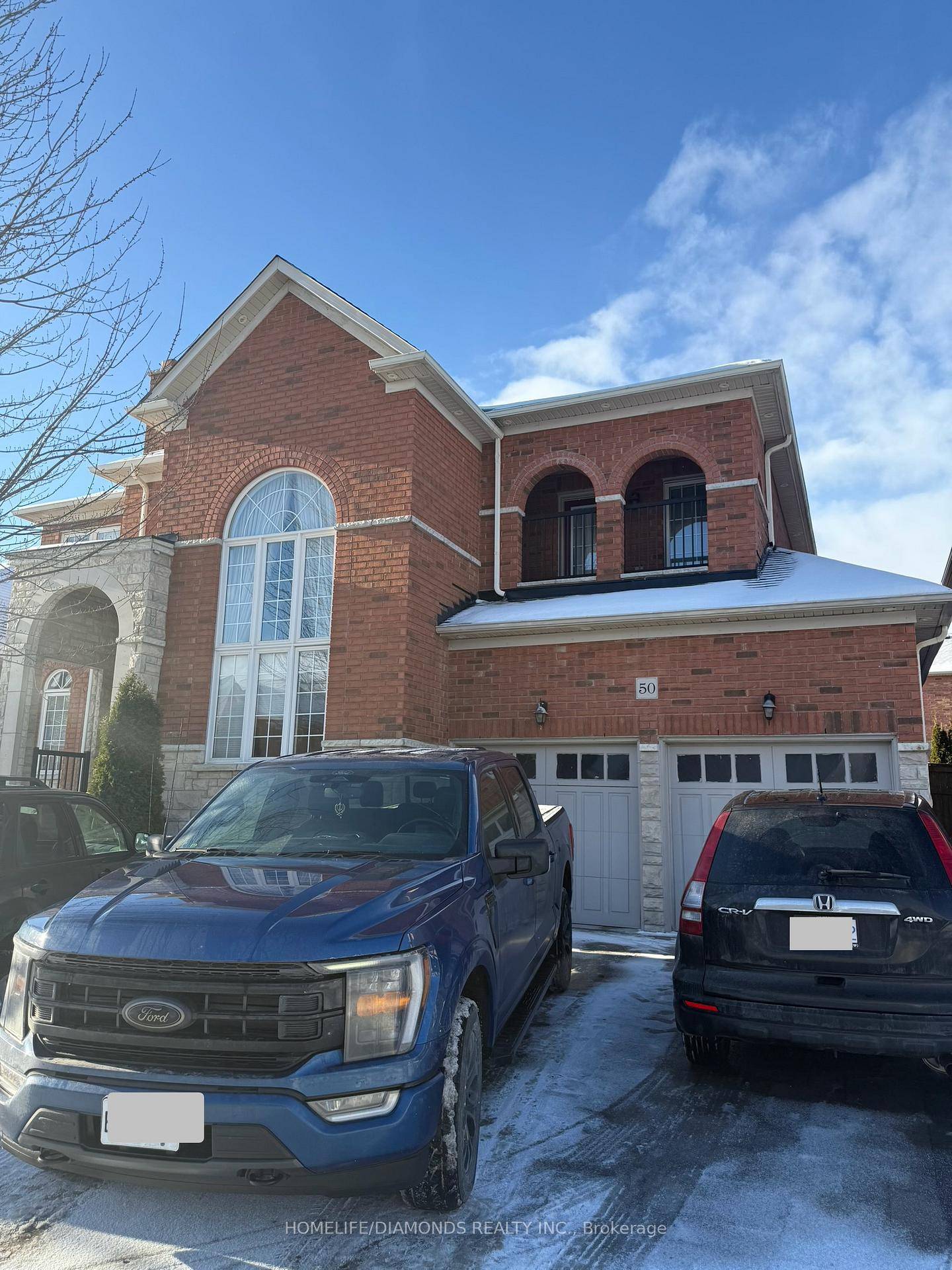 Welcome to your new home in the heart of Brampton !