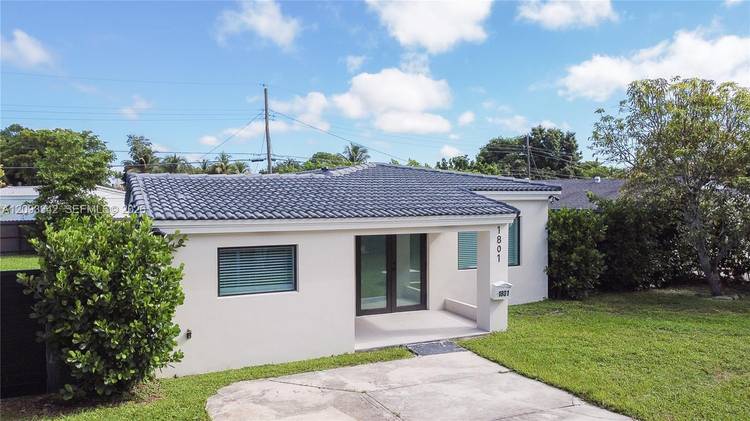 Beautifully Renovated 3 Bedroom, 2 Bath Home in North Miami Beach !