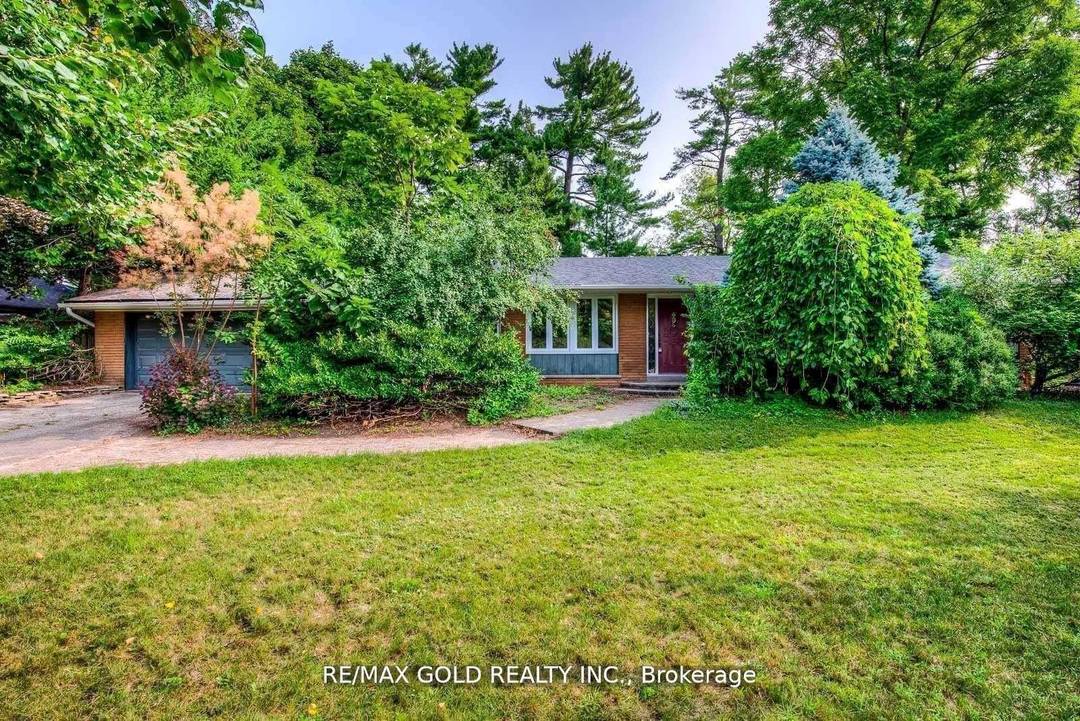 Superior Rare Wide Lot Ideal for Builders Investors !