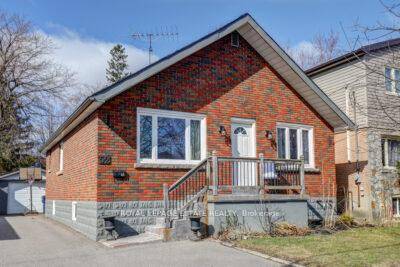 Solid, well maintained brick bungalow within walking distance of Bluffer's Park and Marina !