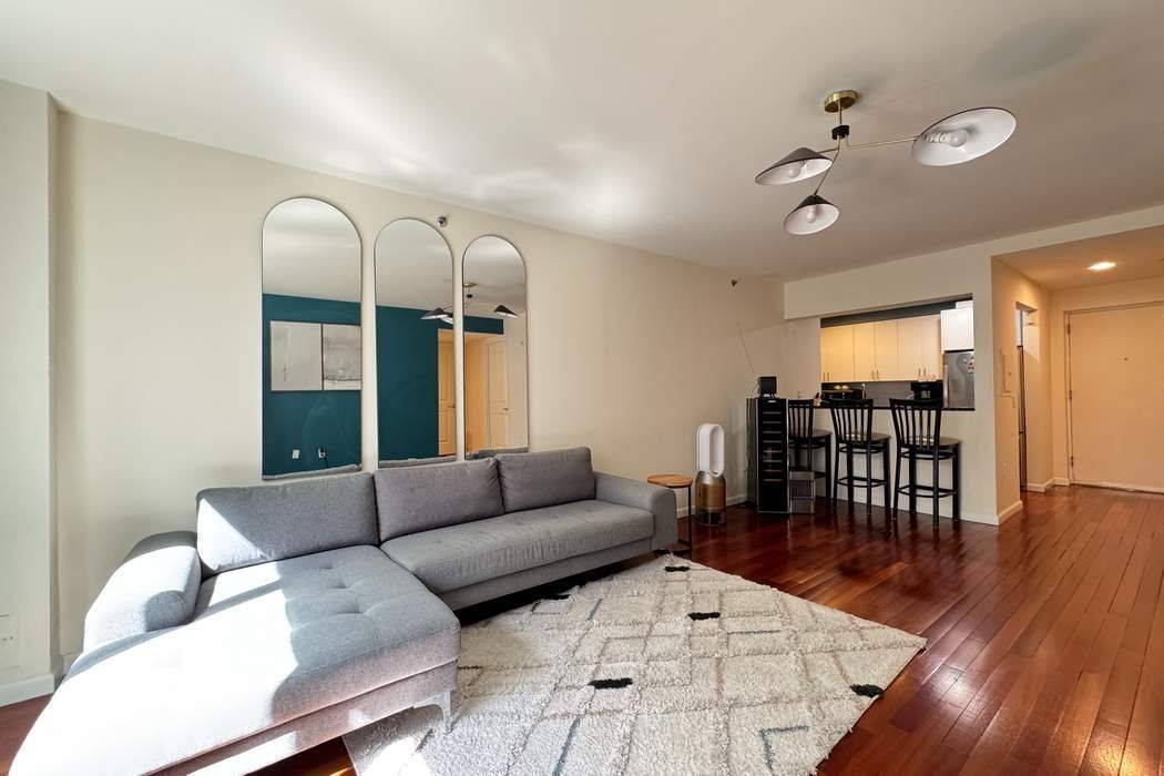 Furnished or Unfurnished Sunny 2 bed, 2 bath.