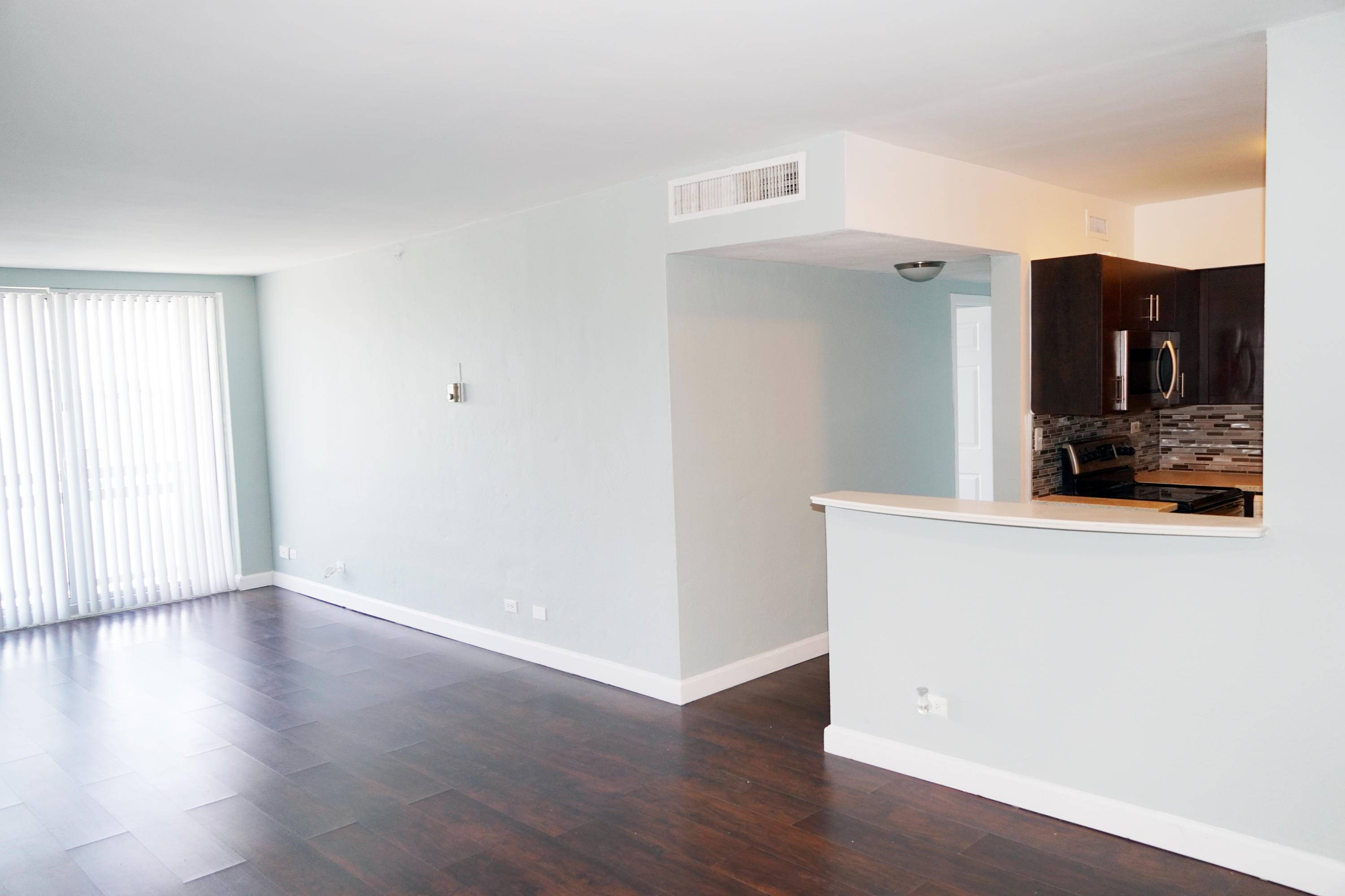 Amazing opportunity, Convenient 2 in 1 washer and dryer inside the unit.