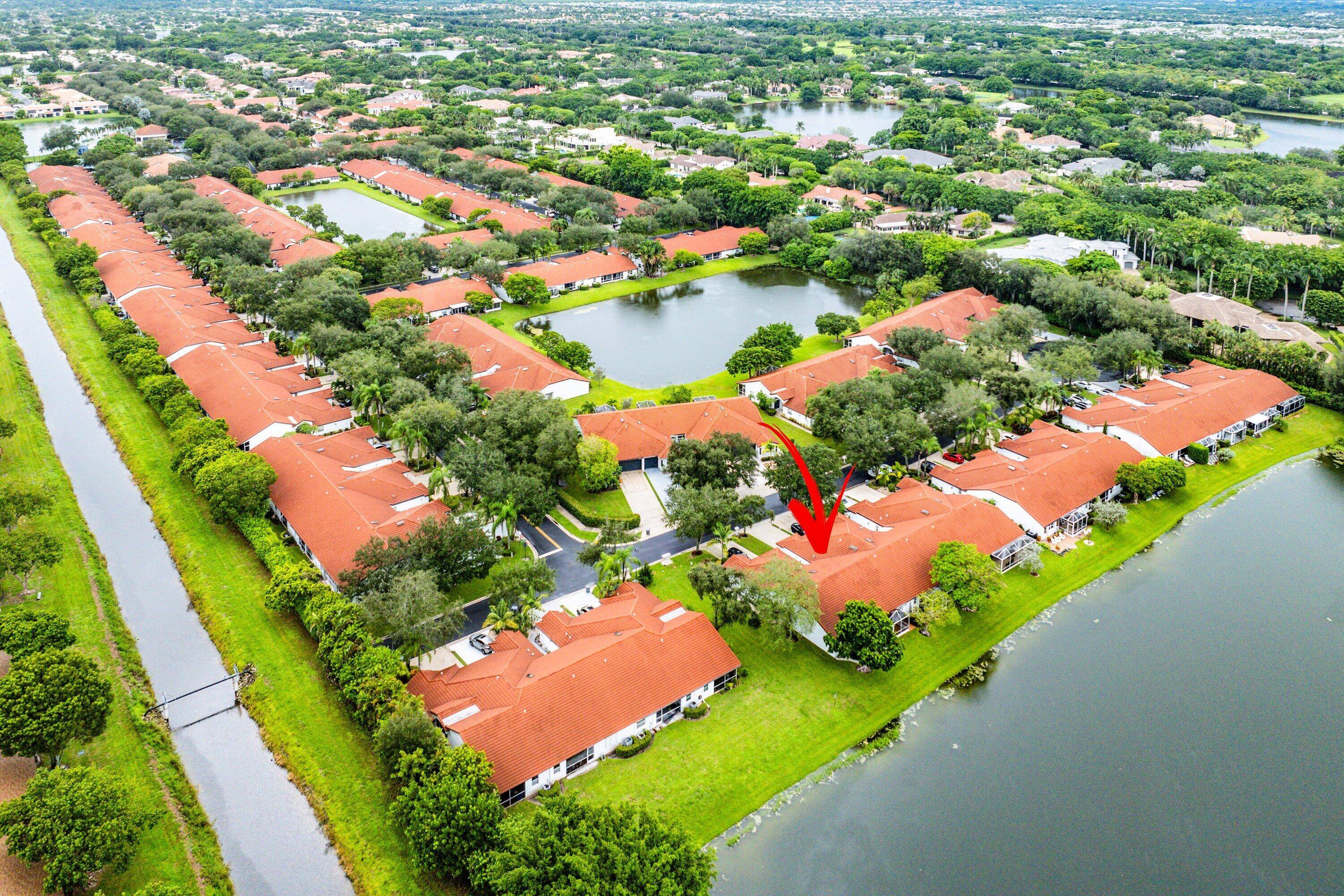 Nestled in the beautiful tree lined community of Villa San Remo, this spacious 3BD 2BA villa offers vaulted ceilings, an east facing lake view, and a screened lanai for serene ...